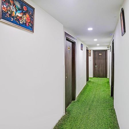 Super Hotel O Navrangpura Cg Road Formerly Hotel Yugraj Ahmedabad Ngoại thất bức ảnh