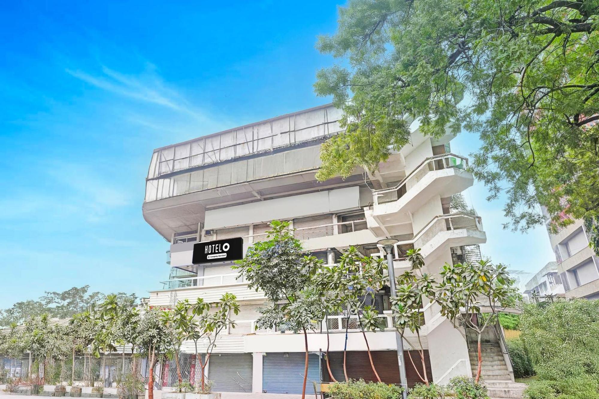 Super Hotel O Navrangpura Cg Road Formerly Hotel Yugraj Ahmedabad Ngoại thất bức ảnh